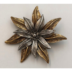 Vintage Two-Tone Layered Flower Brooch – Gold & Silver Textured Petals 2256